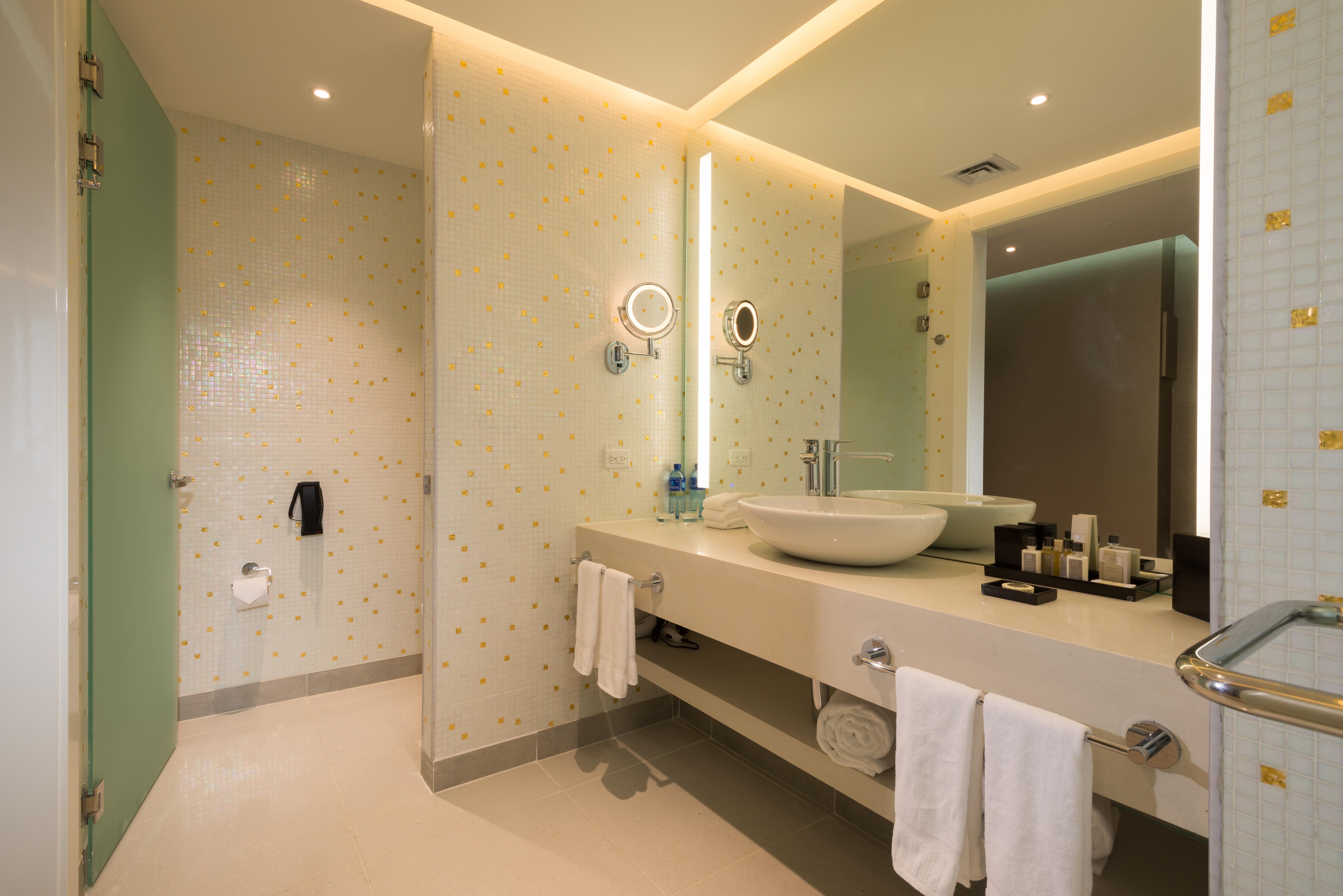 Hotel Las Americas Golden Tower Panama Exteriér fotografie Bathroom