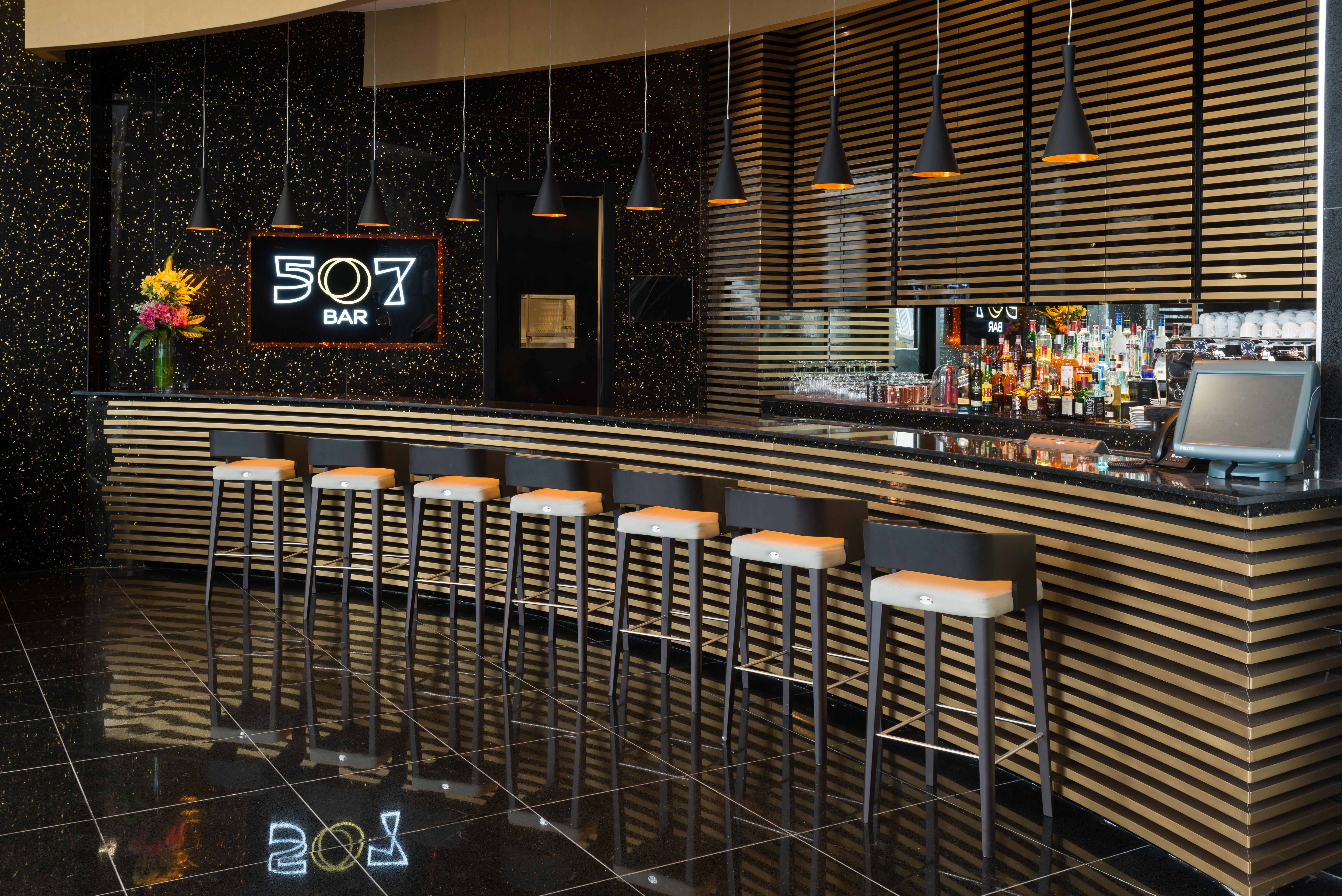 Hotel Las Americas Golden Tower Panama Exteriér fotografie 507 Bar