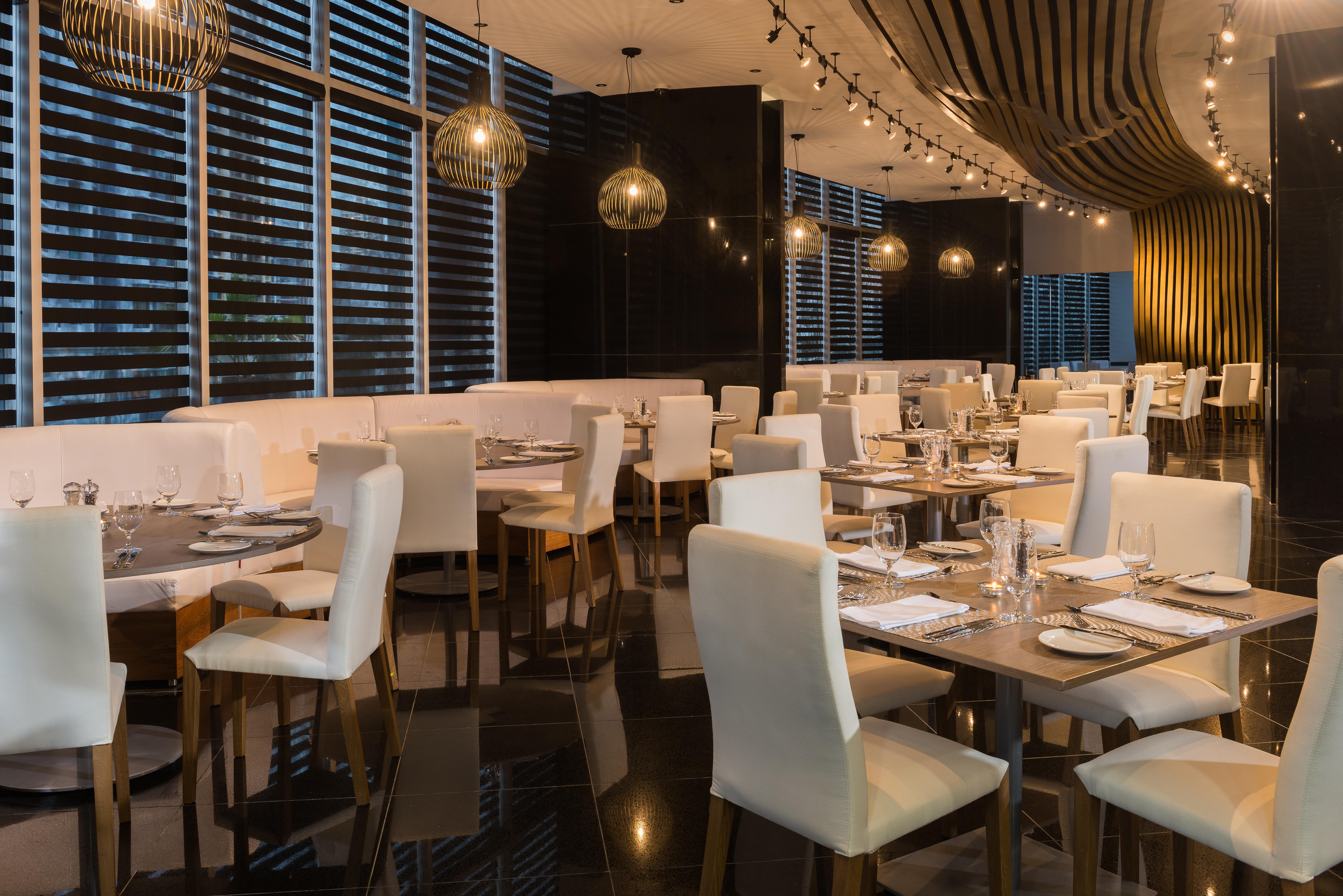 Hotel Las Americas Golden Tower Panama Exteriér fotografie The interior of the restaurant