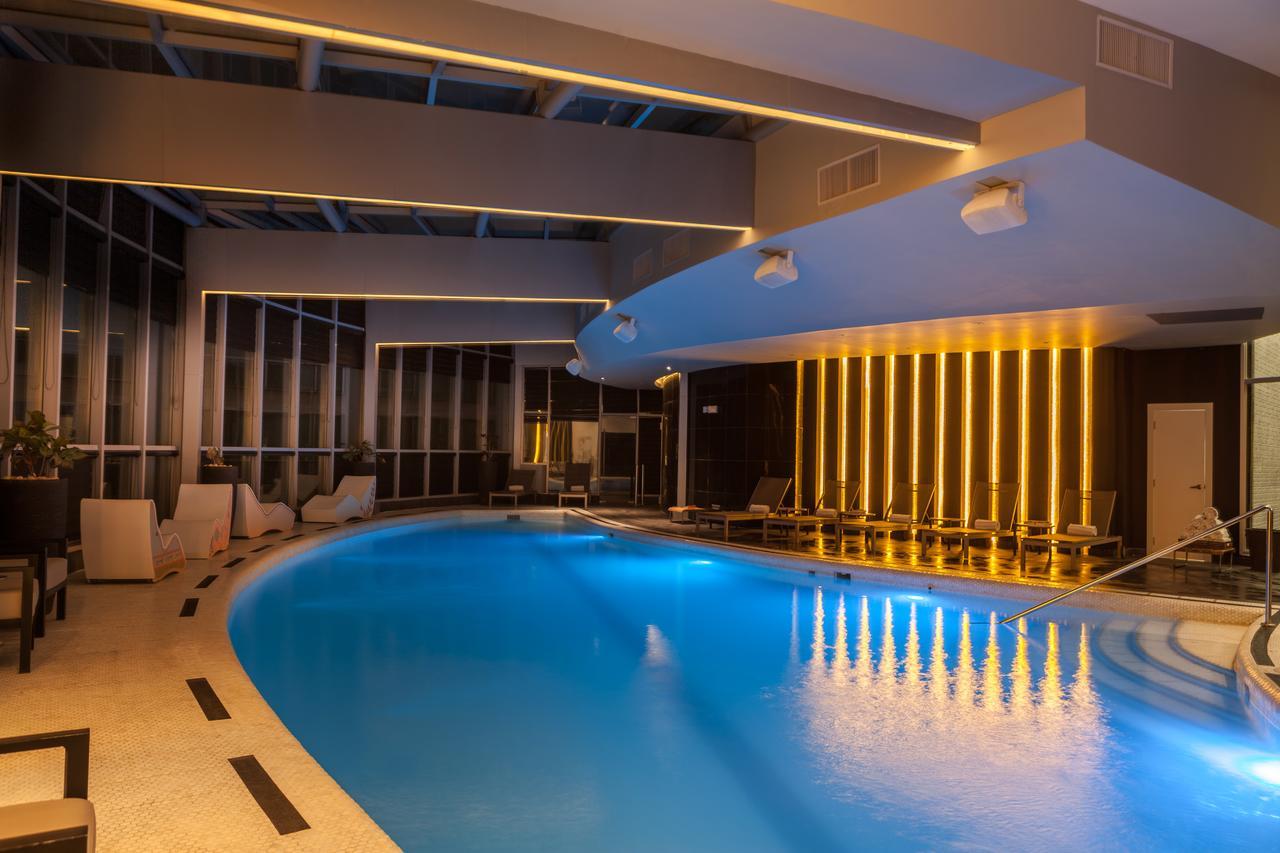 Hotel Las Americas Golden Tower Panama Exteriér fotografie The pool at the hotel