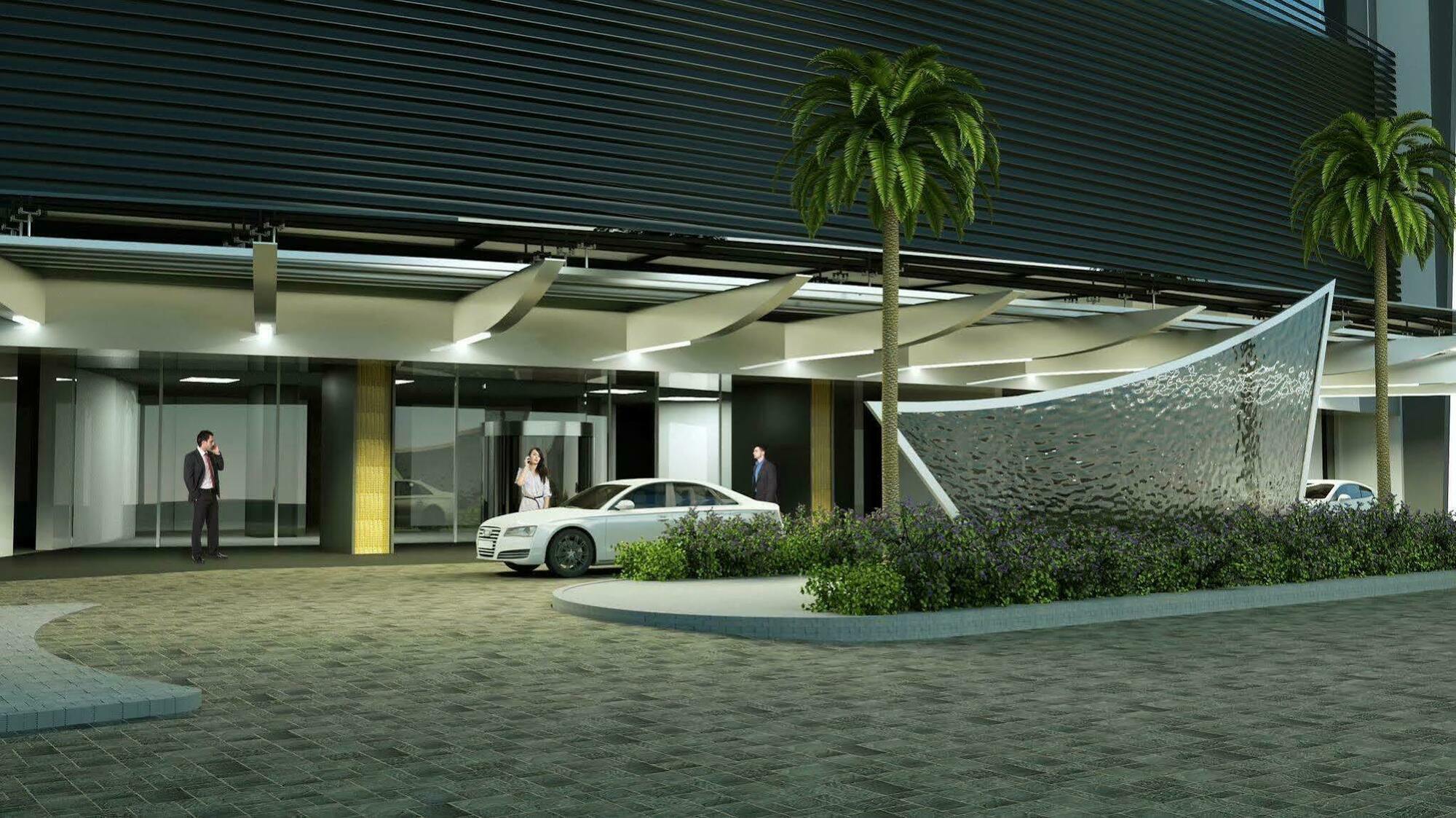 Hotel Las Americas Golden Tower Panama Exteriér fotografie The entrance of the hotel