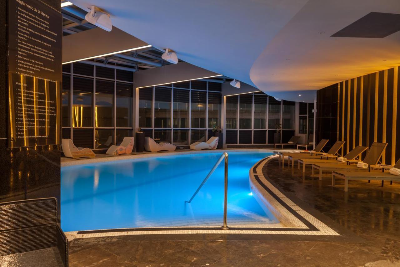 Hotel Las Americas Golden Tower Panama Exteriér fotografie Indoor pool